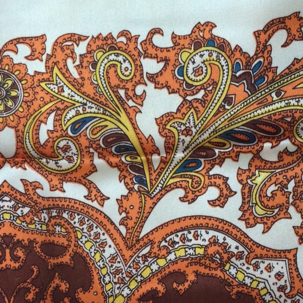 Beautiful Scarf - Picture 4 of 5